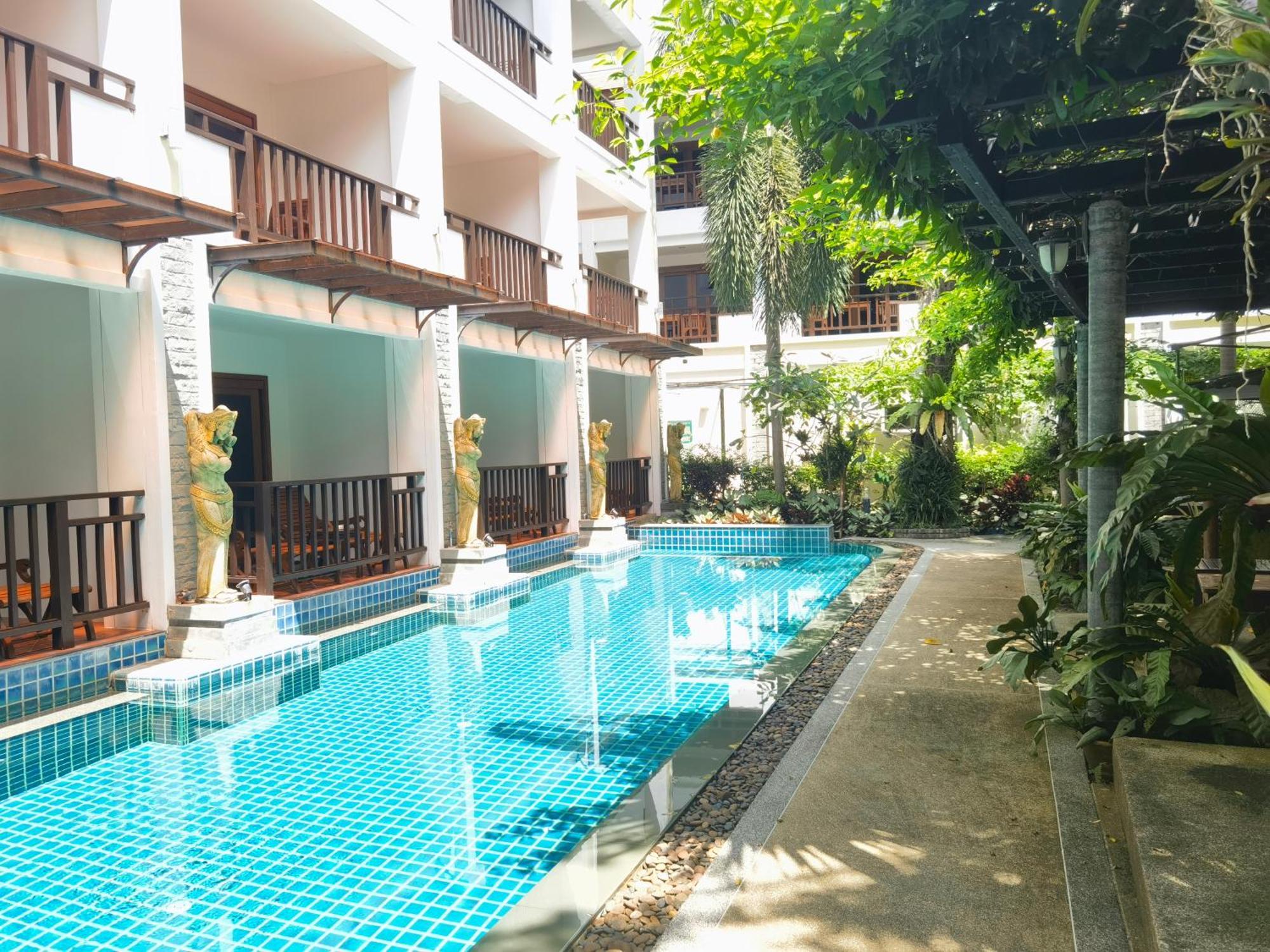 Phuket Meet Holiday Hotel 普吉岛相遇酒店 Rawai Extérieur photo